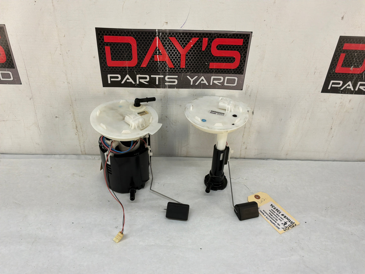 Fuel pump w level - Day's Parts Yard