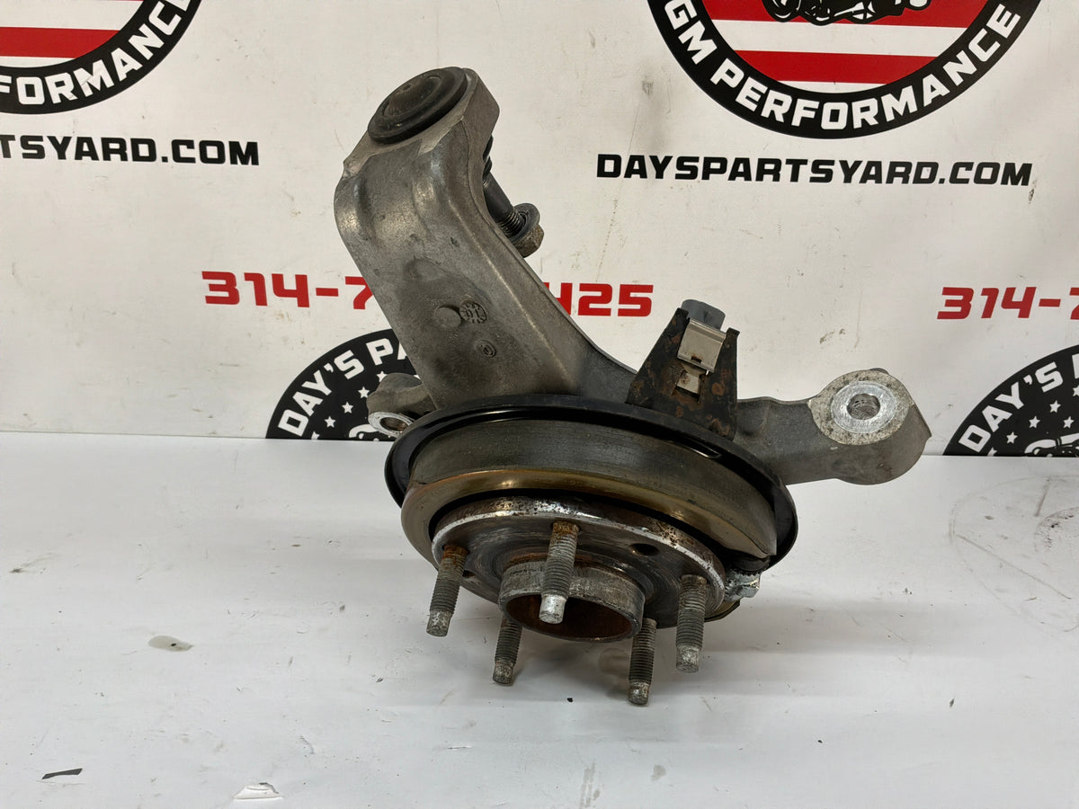 2002 Chevy C5 Corvette RH Passenger Rear Suspension Spindle Knuckle Hub OEM