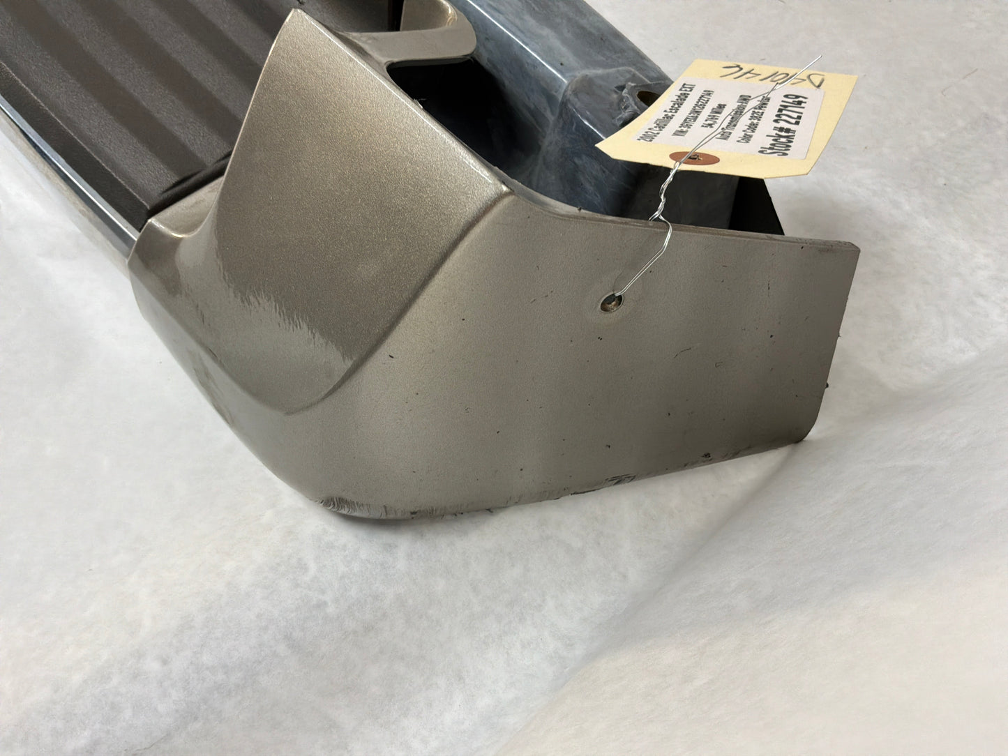 2002 Cadillac Escalade EXT RH Passenger Running Board OEM