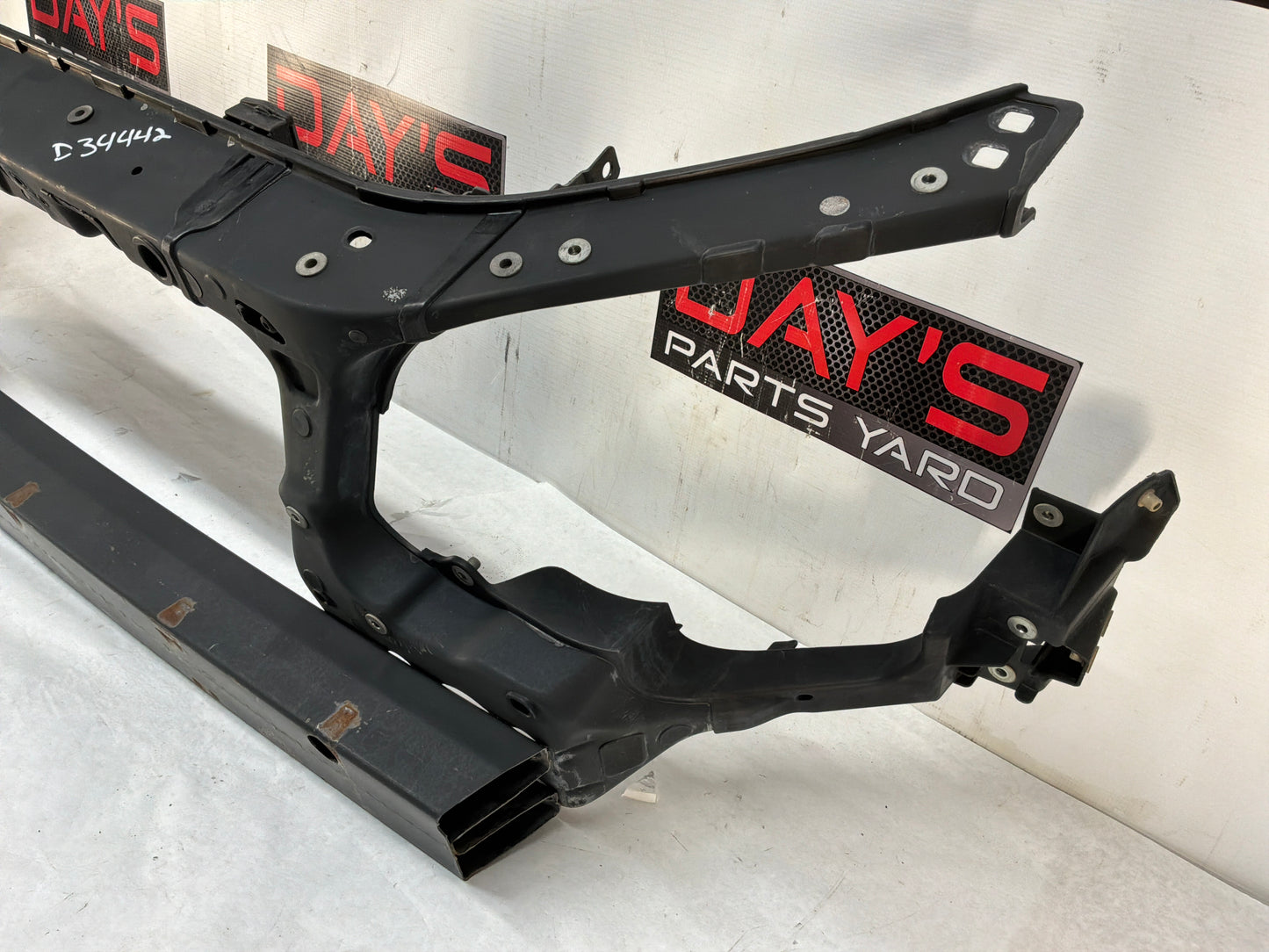 Radiator core support - Day's Parts Yard