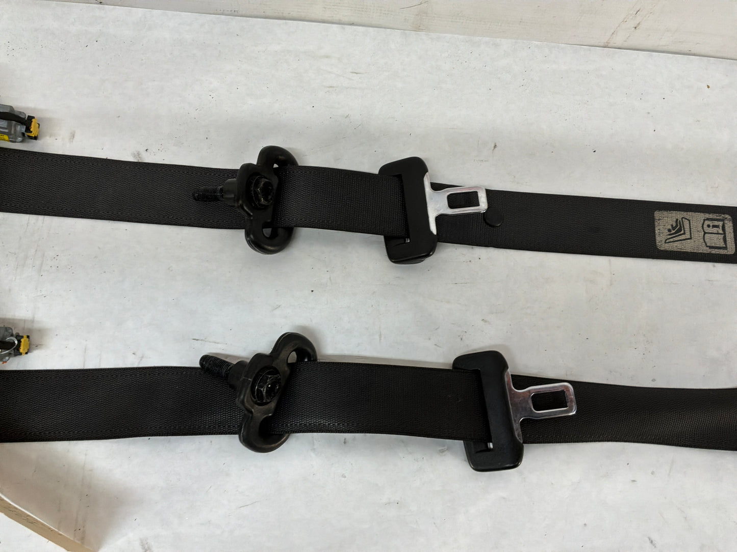 2016 Chevy Caprice PPV RH & LH Front Seat Belt Seatbelt Retractors OEM