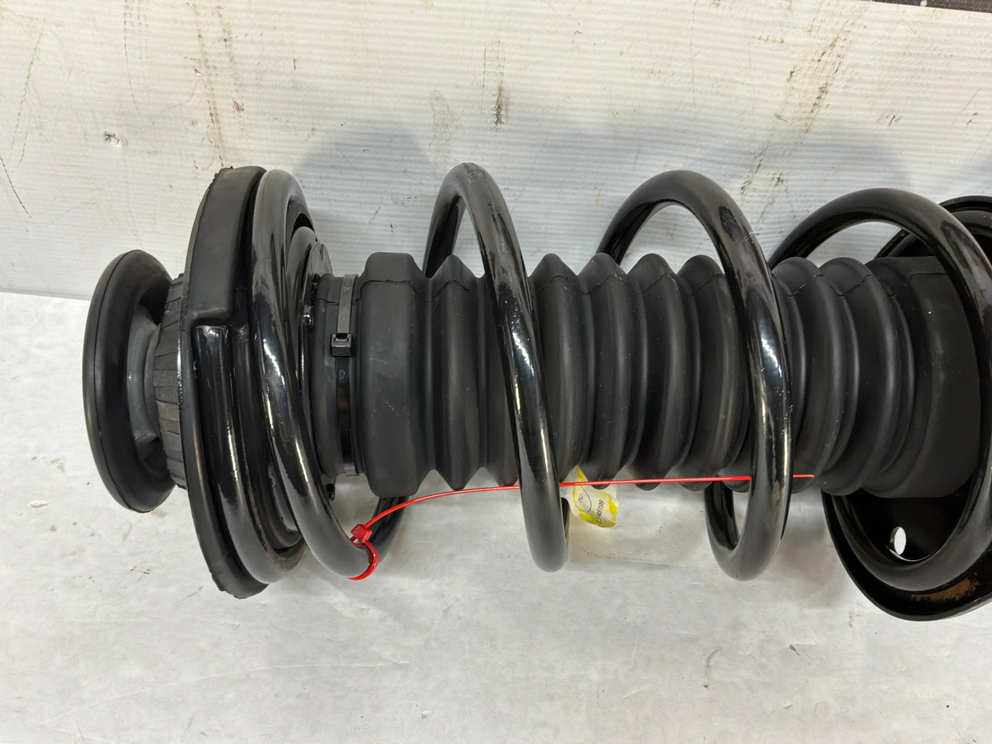 2006 Pontiac GTO RH Passenger Front Suspension Strut Assembly OEM