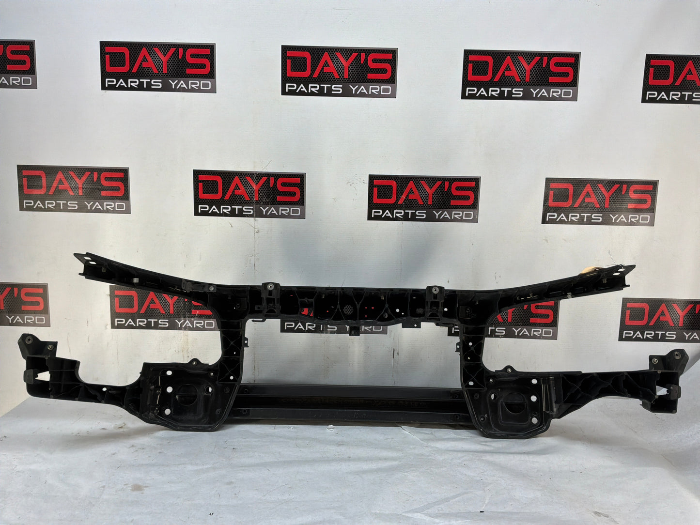 Radiator core support - Day's Parts Yard