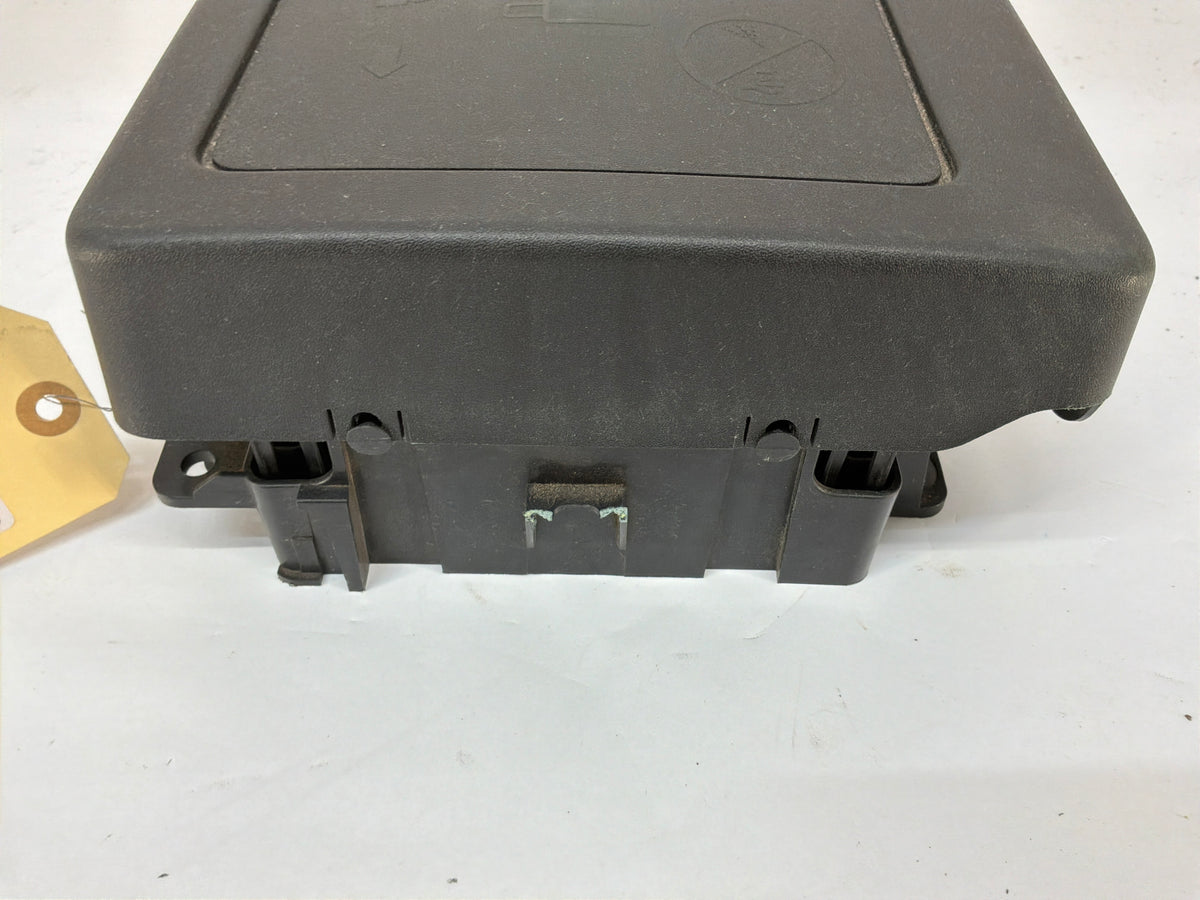 2015 Chevy SS Sedan Engine Bay Fuse Relay Wiring Wire Harness Junction Box Block OEM