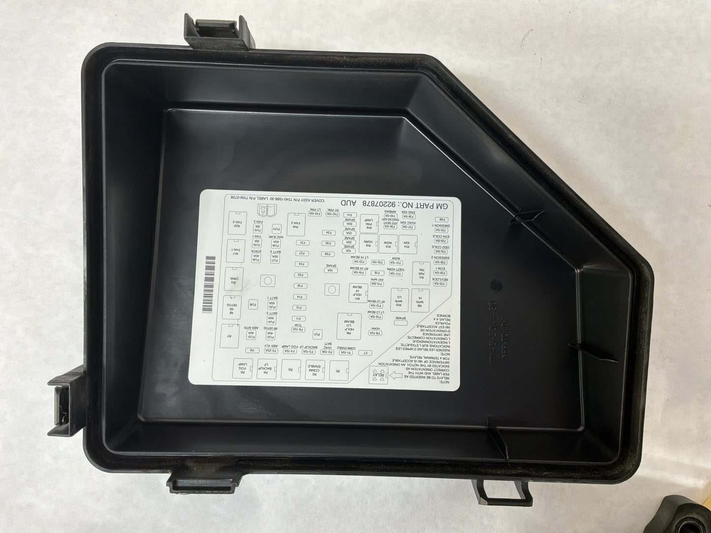 2008 Pontiac G8 GT Engine Motor Bay Fuse Relay Wiring Harness Junction Block Box OEM