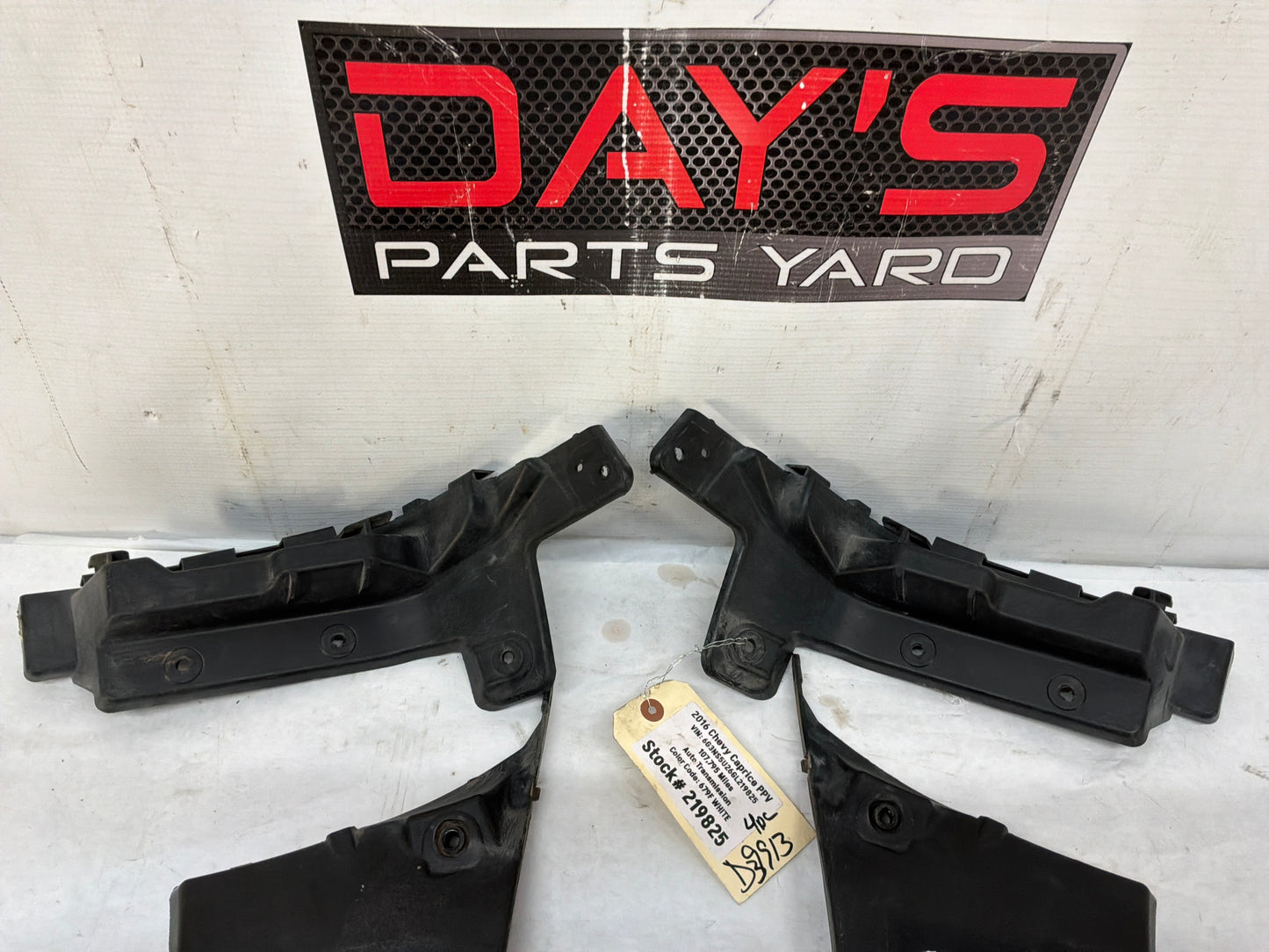 2016 Chevy Caprice PPV RH & LH Rear Bumper Guide Brackets Mounts Supports OEM