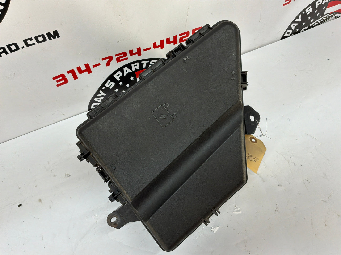 2006 Cadillac CTS-V Fuse Box Relay Junction w/ Lid OEM