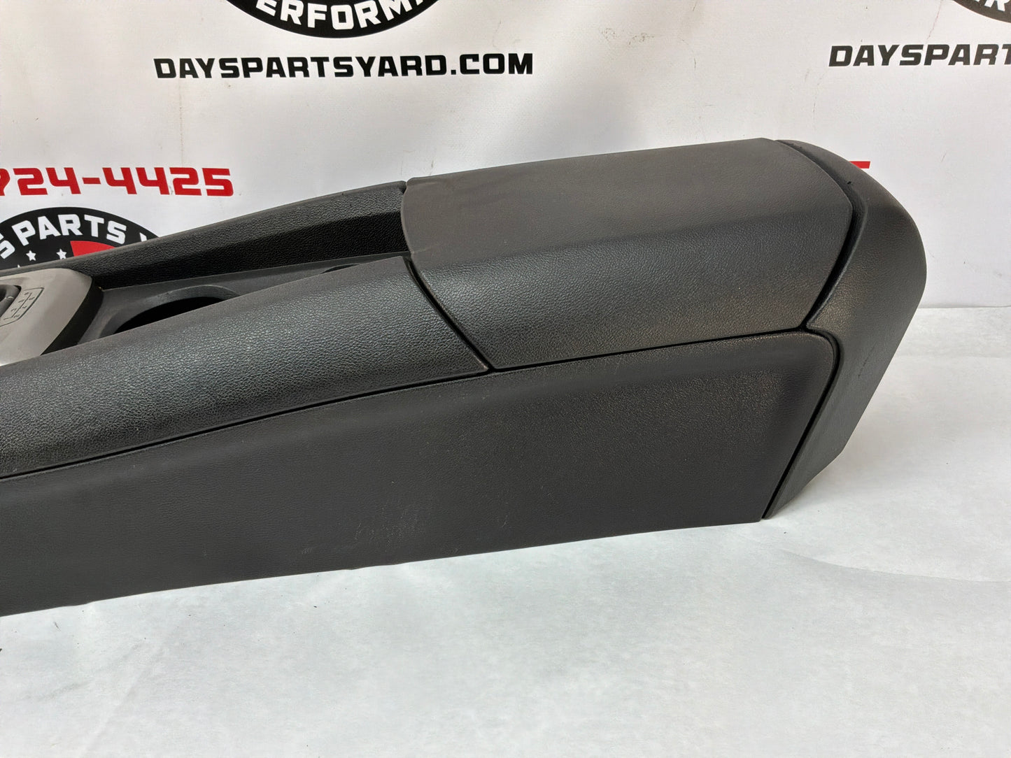 2014 Chevy Camaro SS Manual Transmission Center Console Armrest w/ Boot & Shifter Knob  OEM