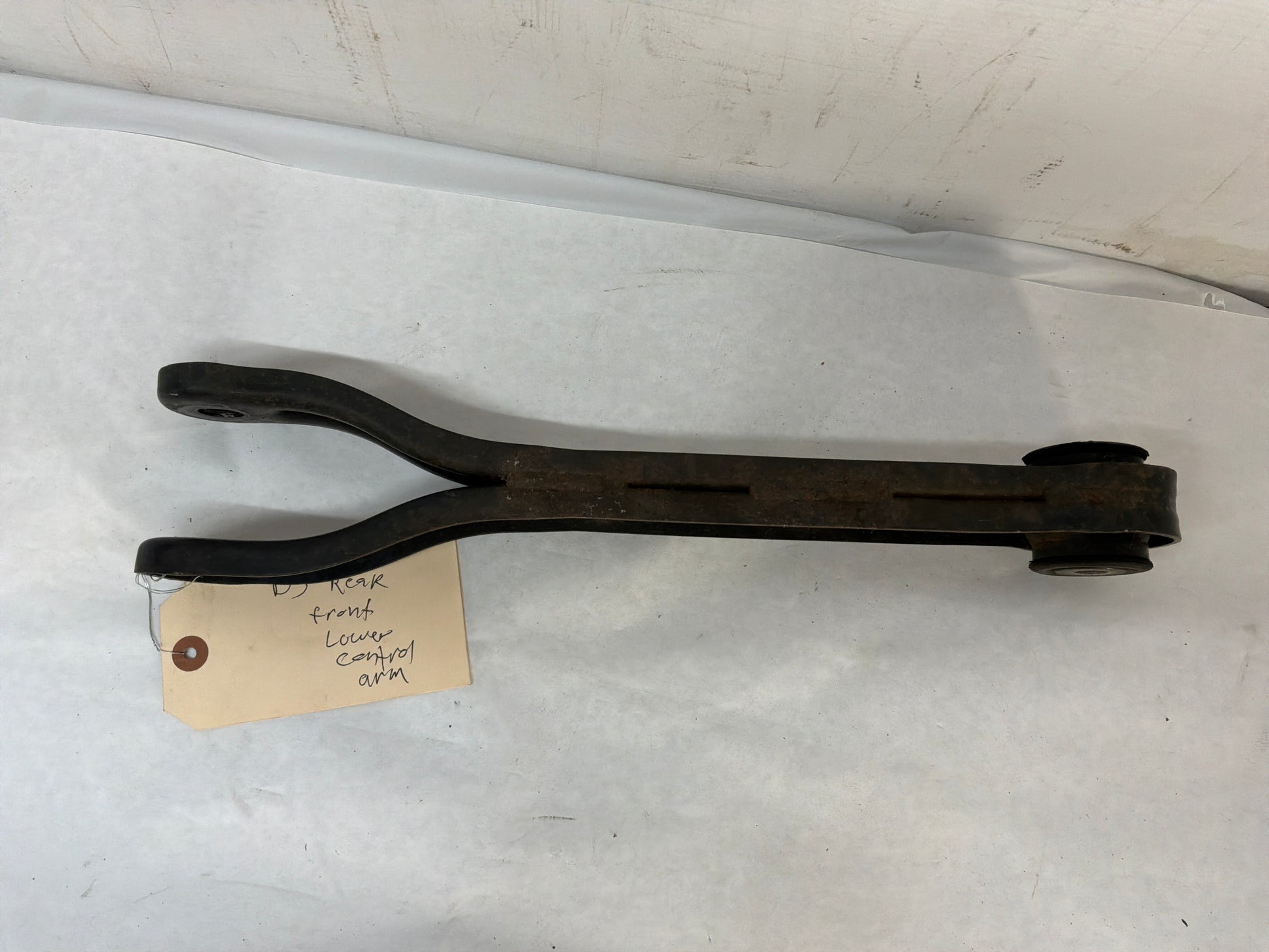 Lh front lower control arm - Day's Parts Yard