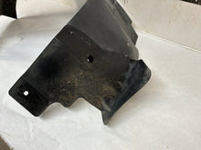 Rh wheel liner - Day's Parts Yard