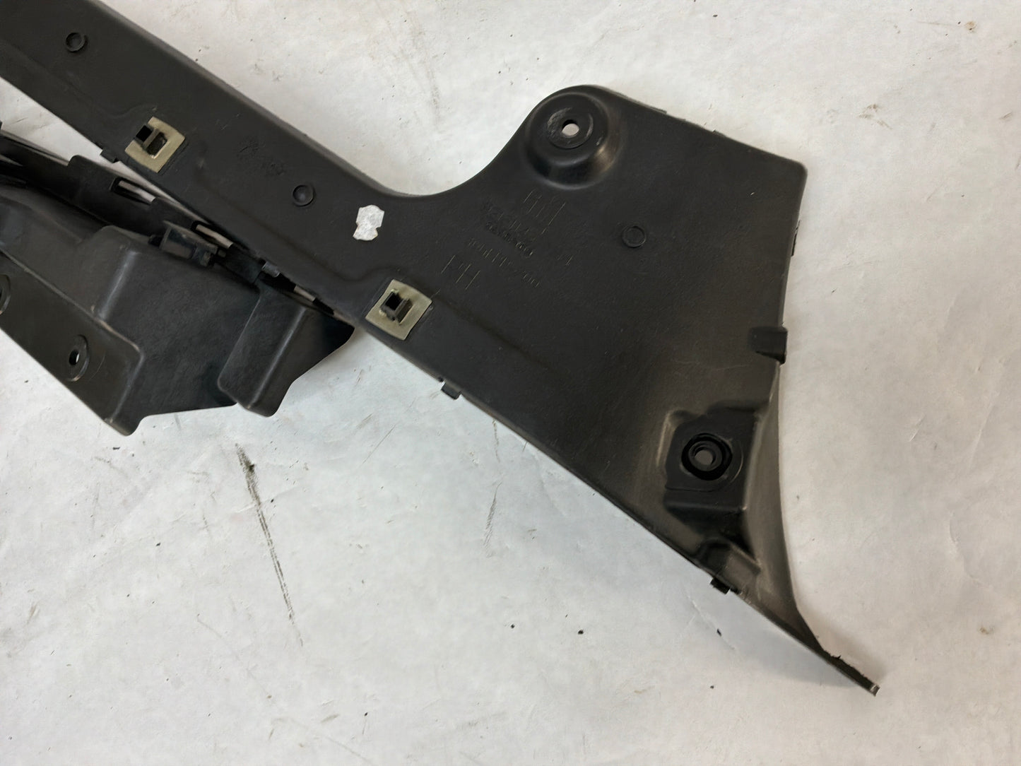 2014 Chevy Caprice RH & LH Rear Bumper Guide Brackets Mounts Supports OEM