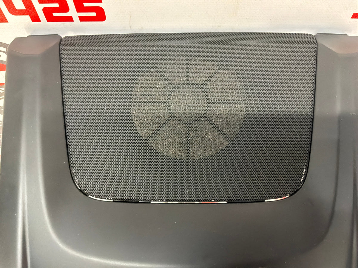 2008 Pontiac G8 GT Center Dash Radio Bezel Trim Molding Panel Speaker Grille OEM