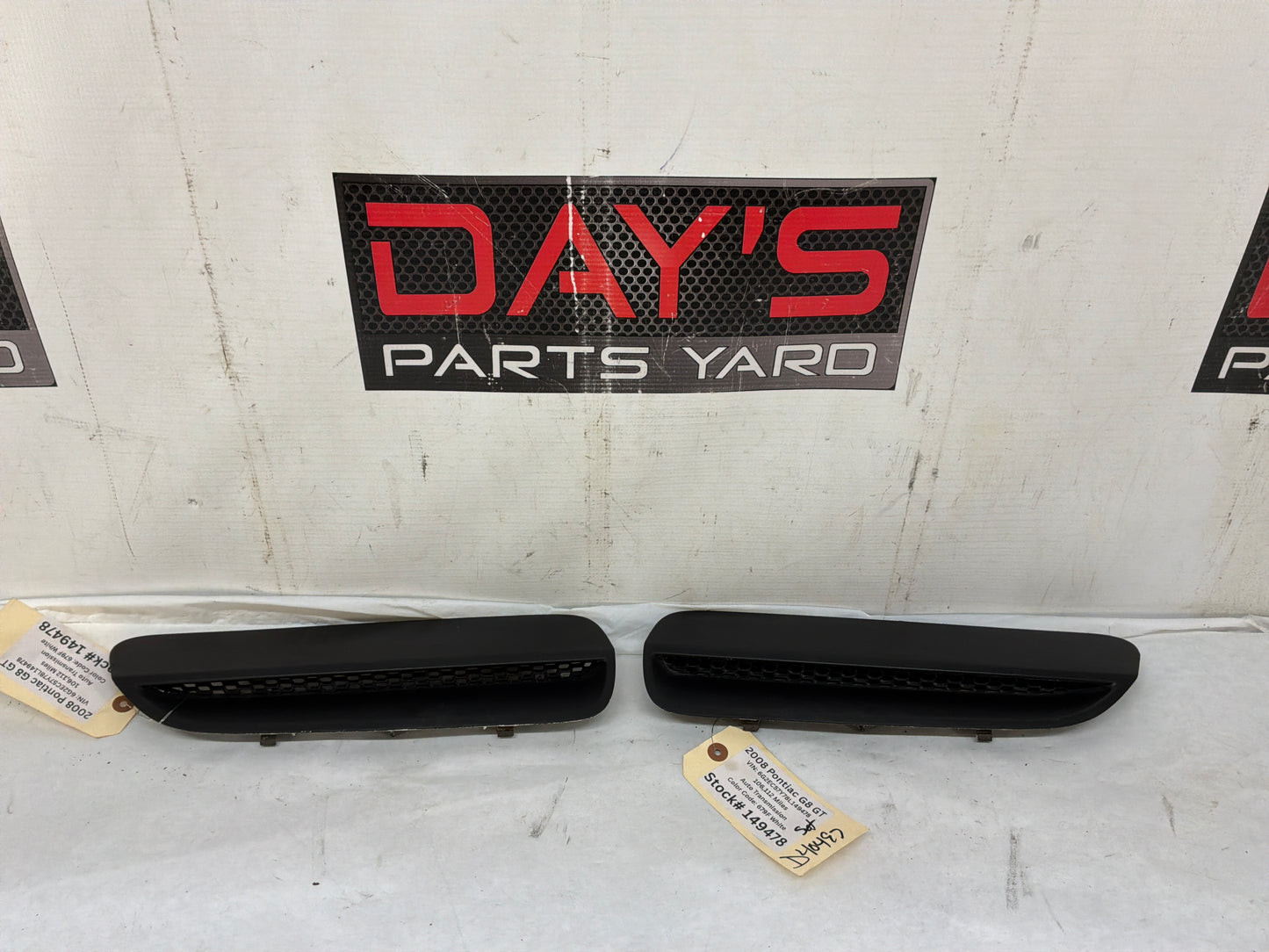 2008 Pontiac G8 GT Hood RH & LH Hood Scoops Vents Black OEM