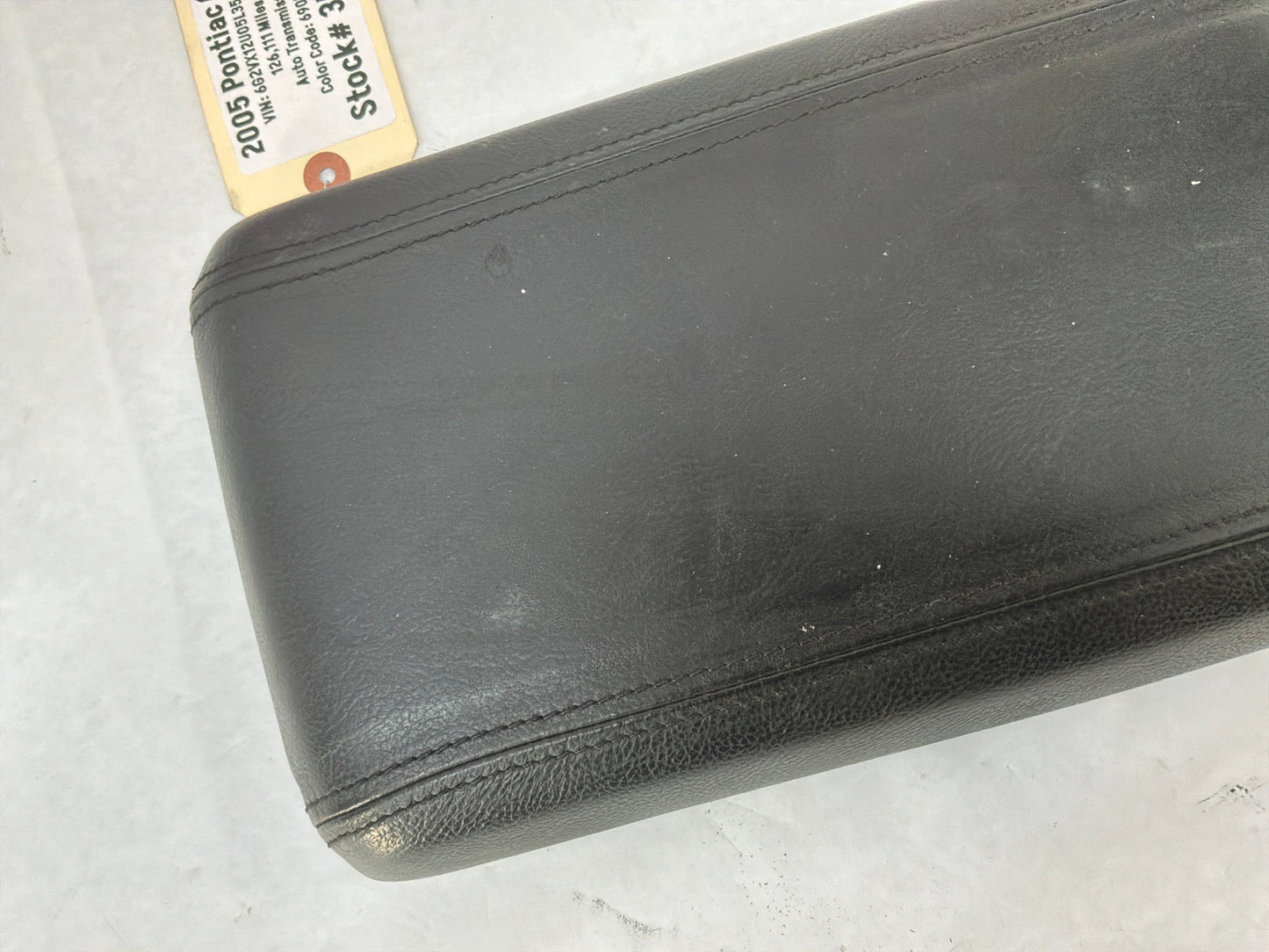 2005 Pontiac GTO Center Console Arm Rest Lid Door OEM
