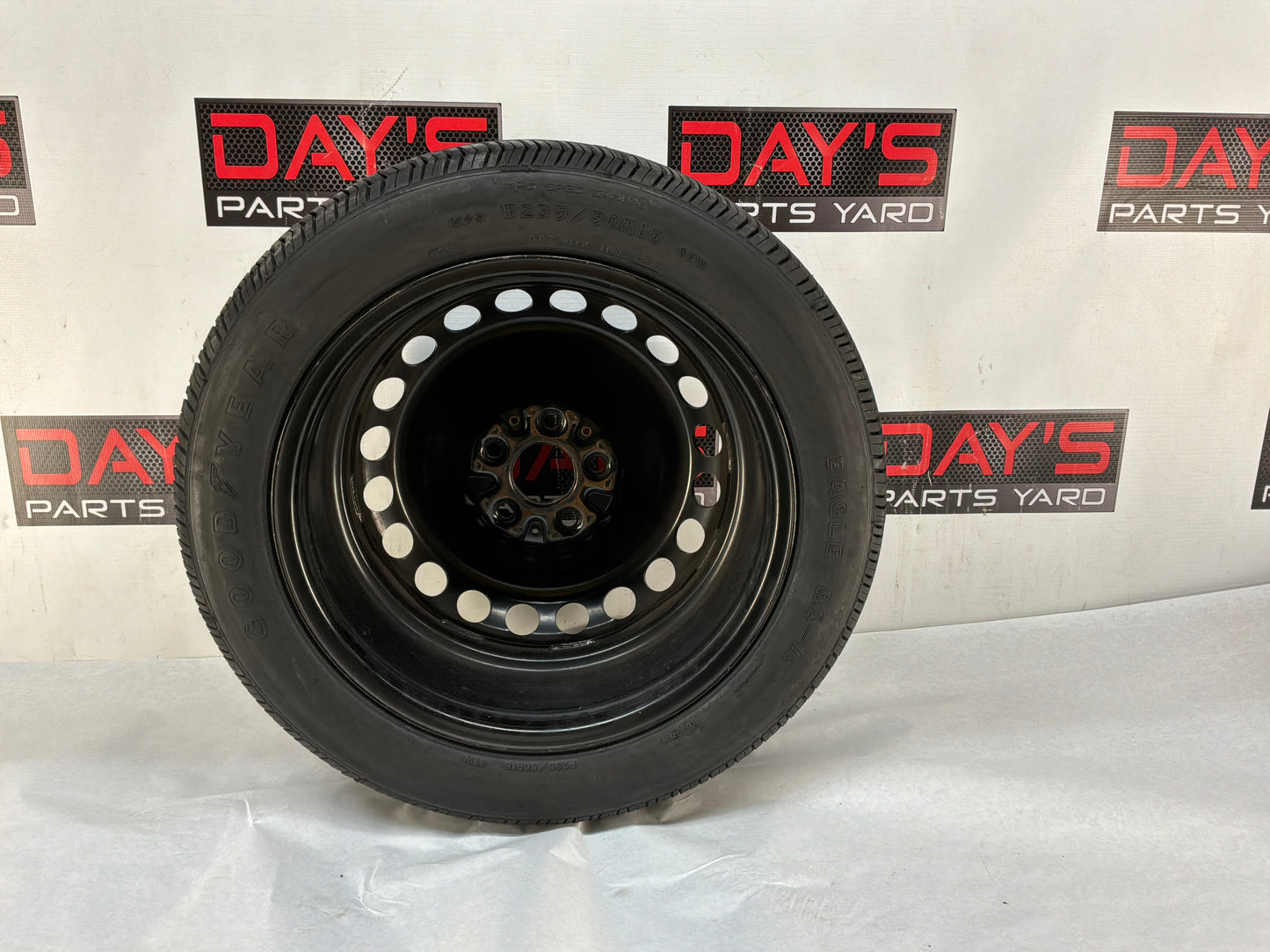 Wheel w tire spare tire - Day's Parts Yard