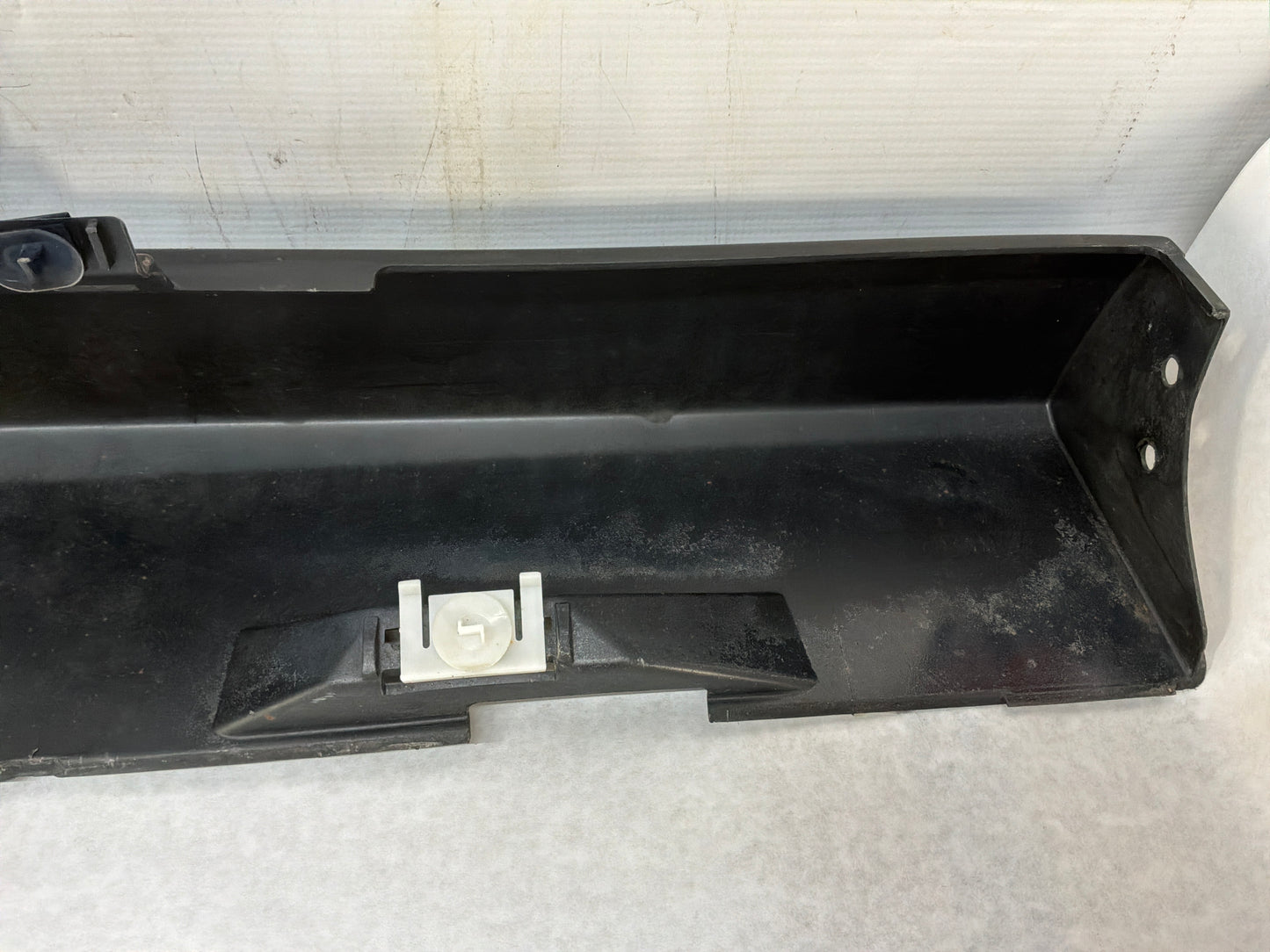2008 Pontiac G8 GT LH Driver Rocker Molding Side Skirt Panel Trim Black OEM
