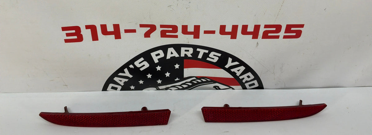 2008 Pontiac G8 GT RH & LH Bumper Red Reflector OEM - Day's Parts Yard