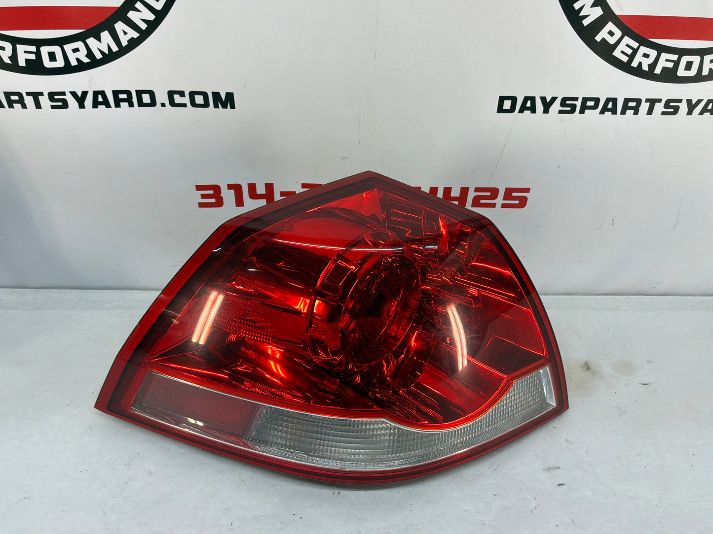 2008 Pontiac G8 Base LH Driver Tail Light Lamp Taillight OEM