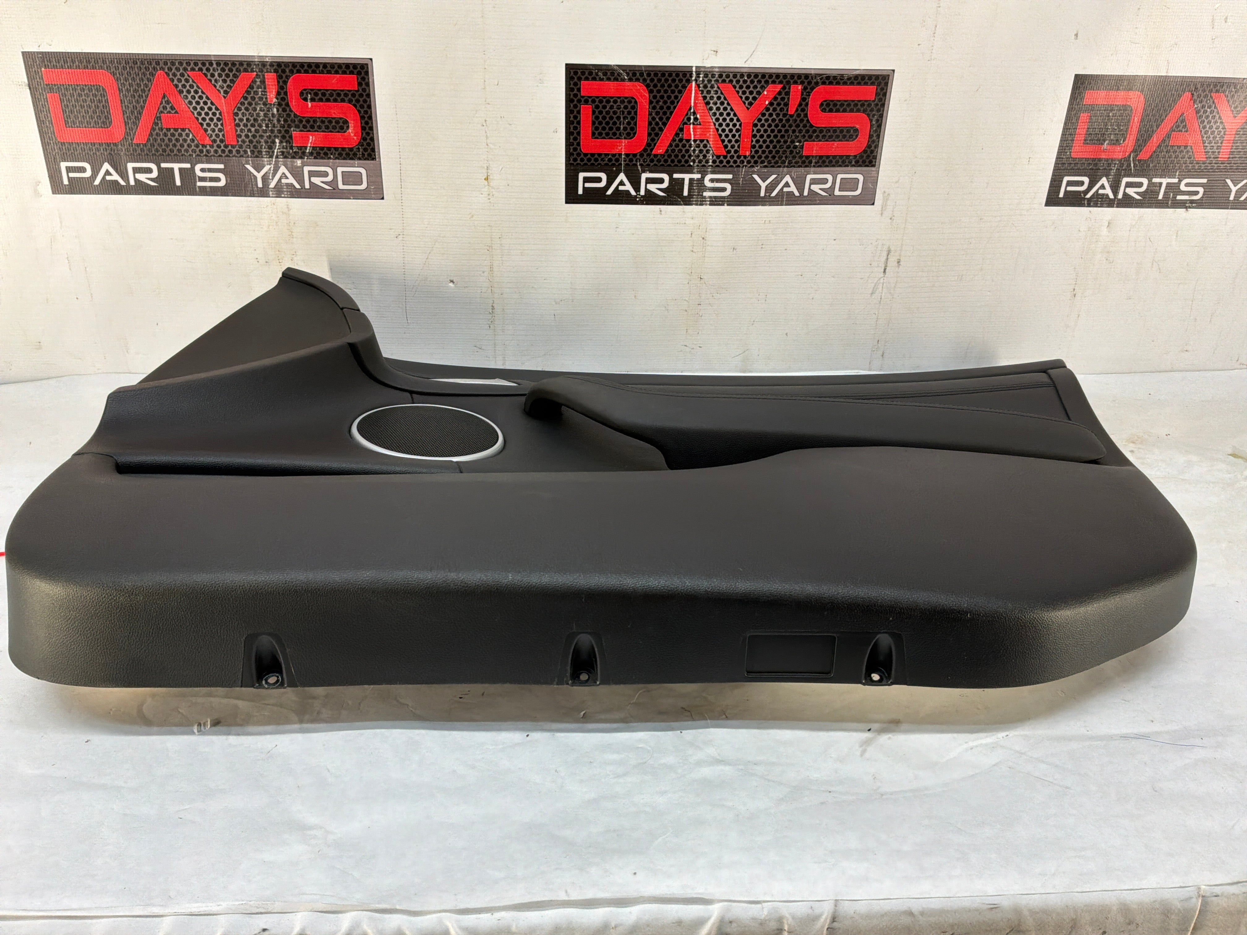 ponta♡ 2008 Pontiac G8 GT RH Passenger Front Interior Door Panel Trim OEM