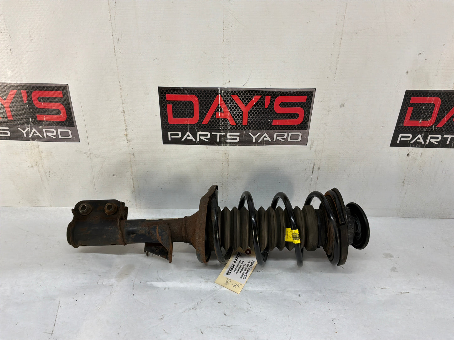 2004 Pontiac GTO LH Driver Front Suspension Strut Assembly OEM