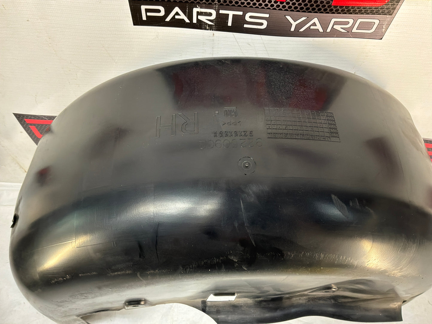 Rh wheel liner - Day's Parts Yard