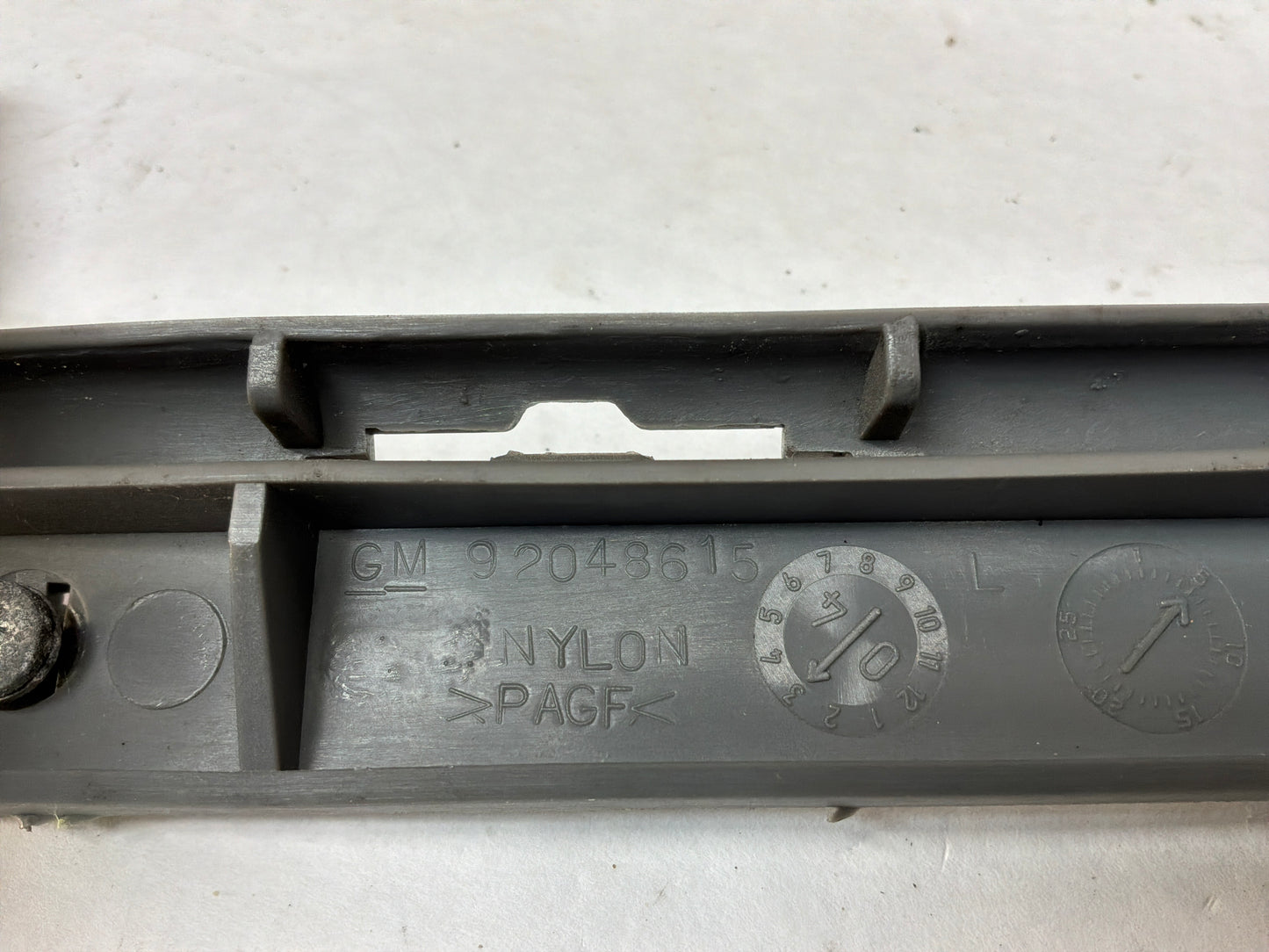 2005 Pontiac GTO RH & LH Front Bumper Fender Bracket Guide Supports  OEM