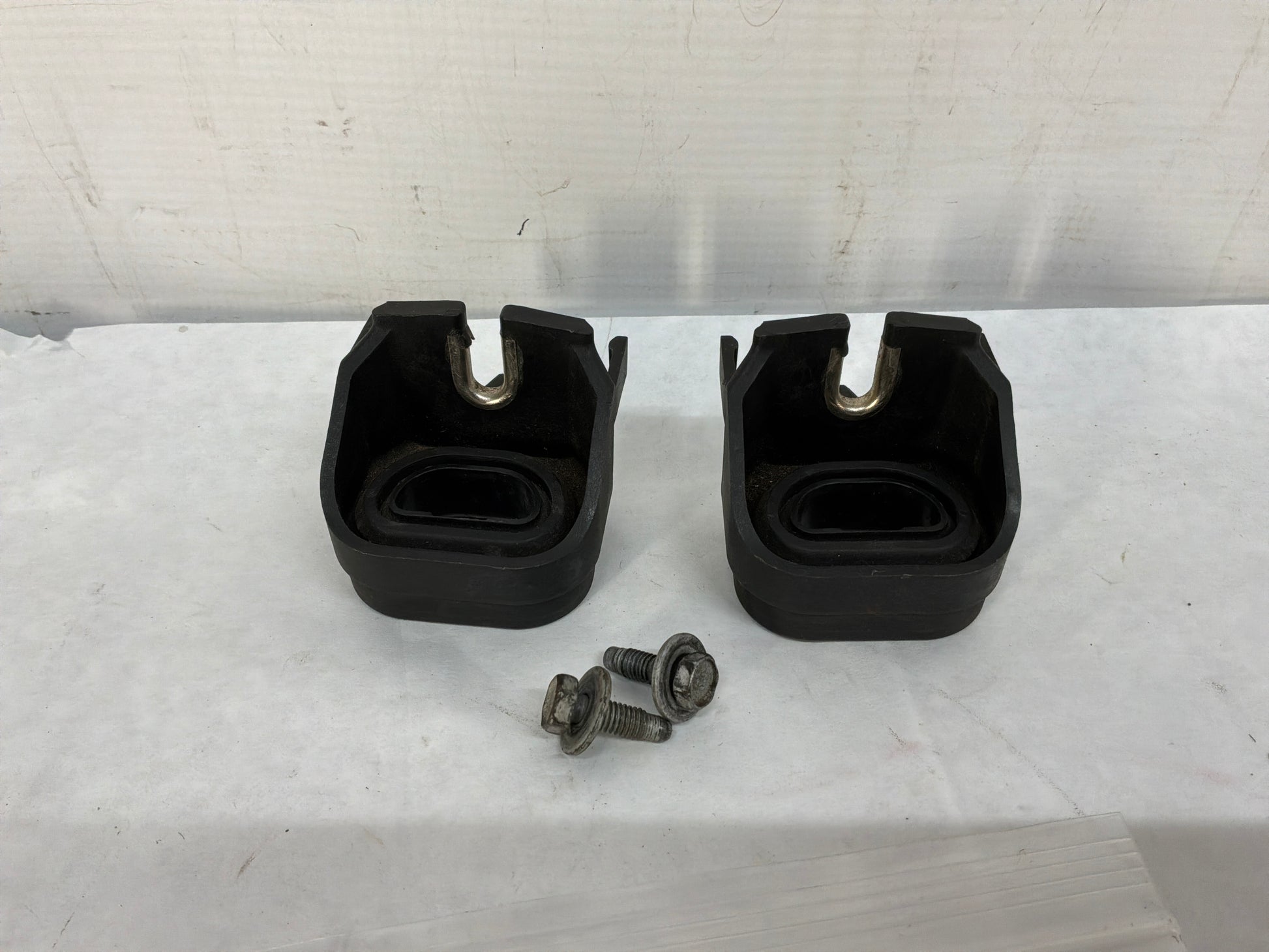 Radiator mounts - Day's Parts Yard
