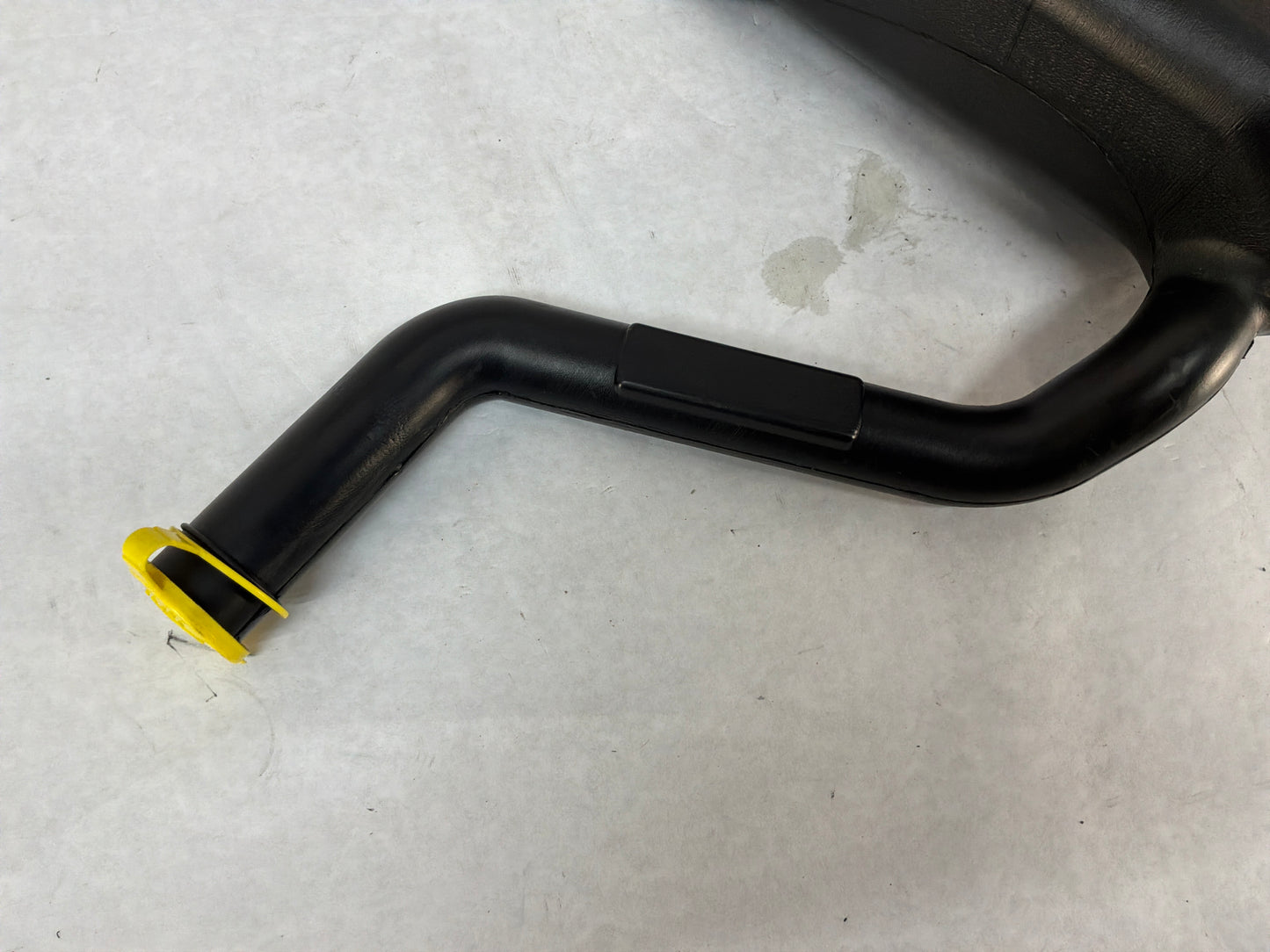 2006 Pontiac GTO Windshield Washer Pump Reservoir Tank Bottle OEM