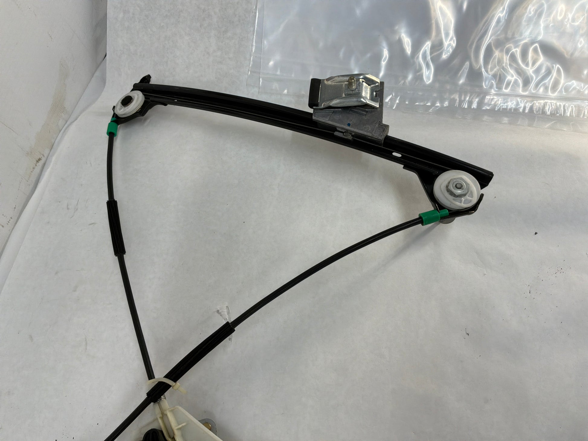 Lh window regulator - Day's Parts Yard