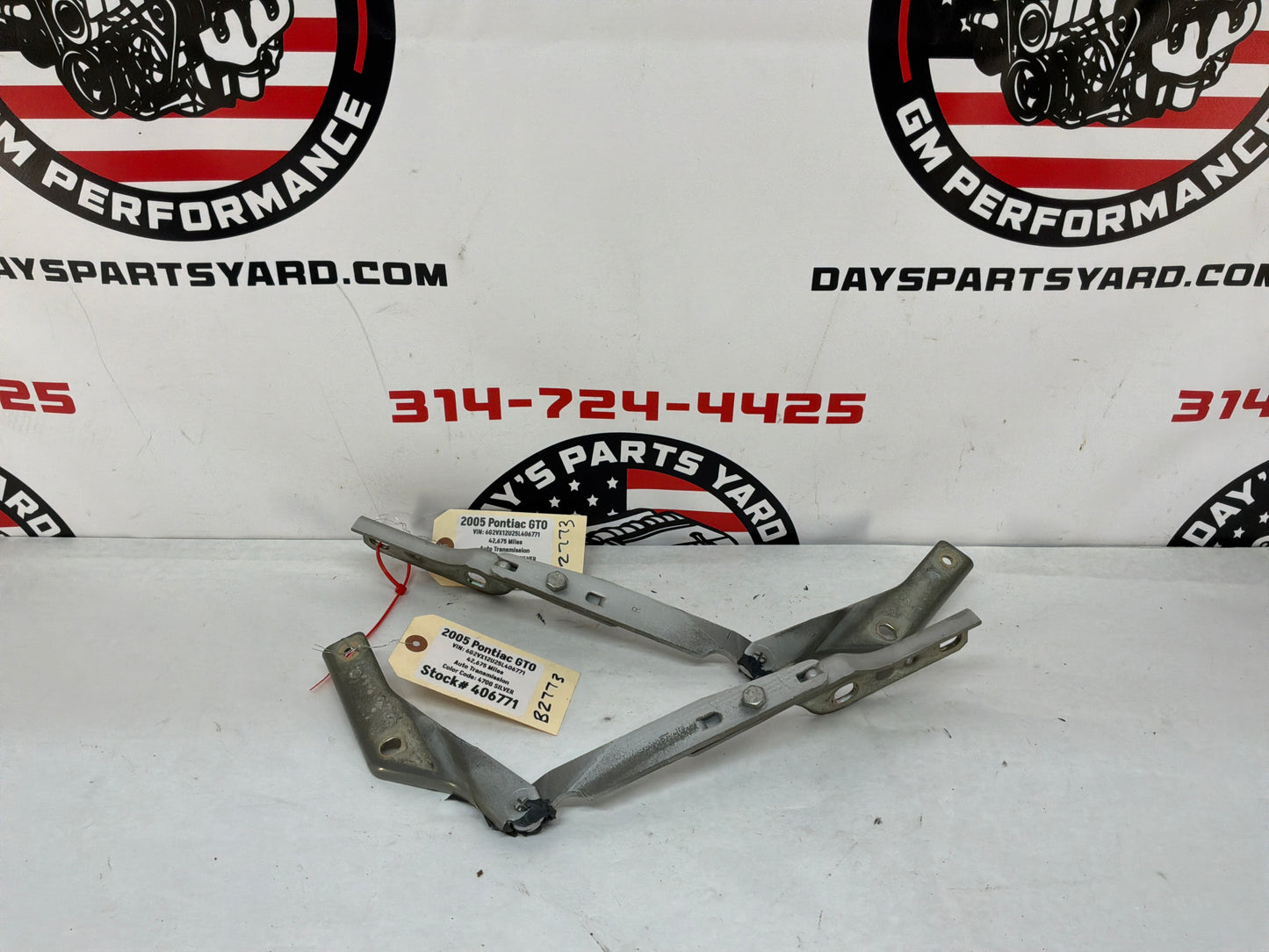 2005 Pontiac GTO RH & LH Hood Hinges Set OEM