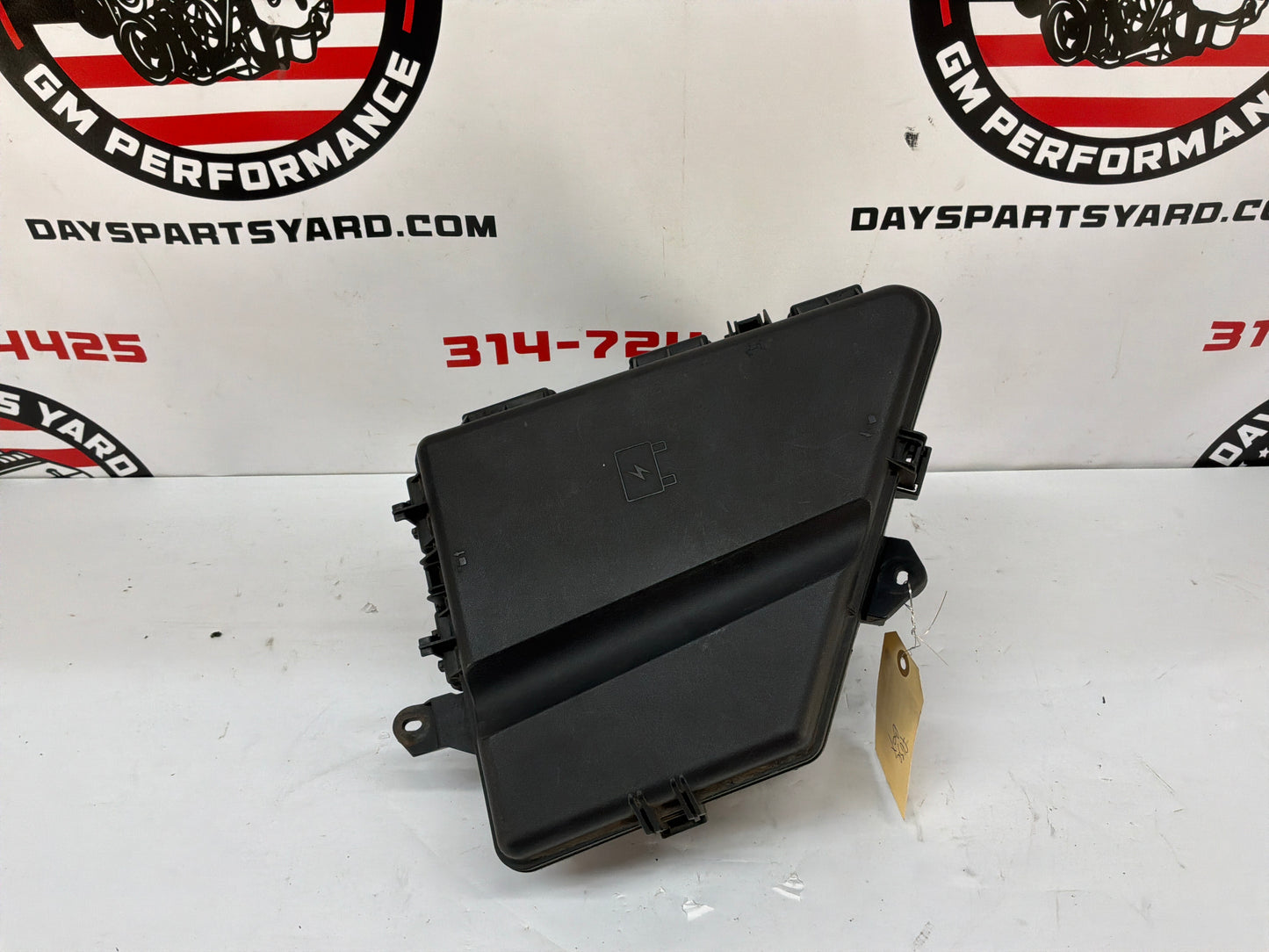 2006 Cadillac CTS-V Fuse Box Relay Junction w/ Lid OEM