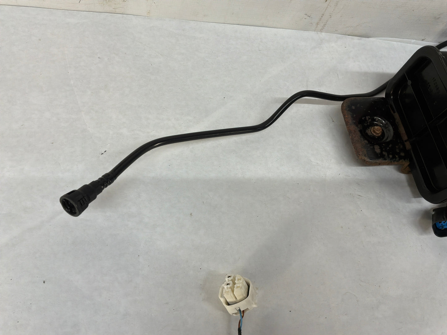2008 Pontiac G8 GT EVAP Charcoal Canister Fuel Tank Wire Wiring Harness OEM