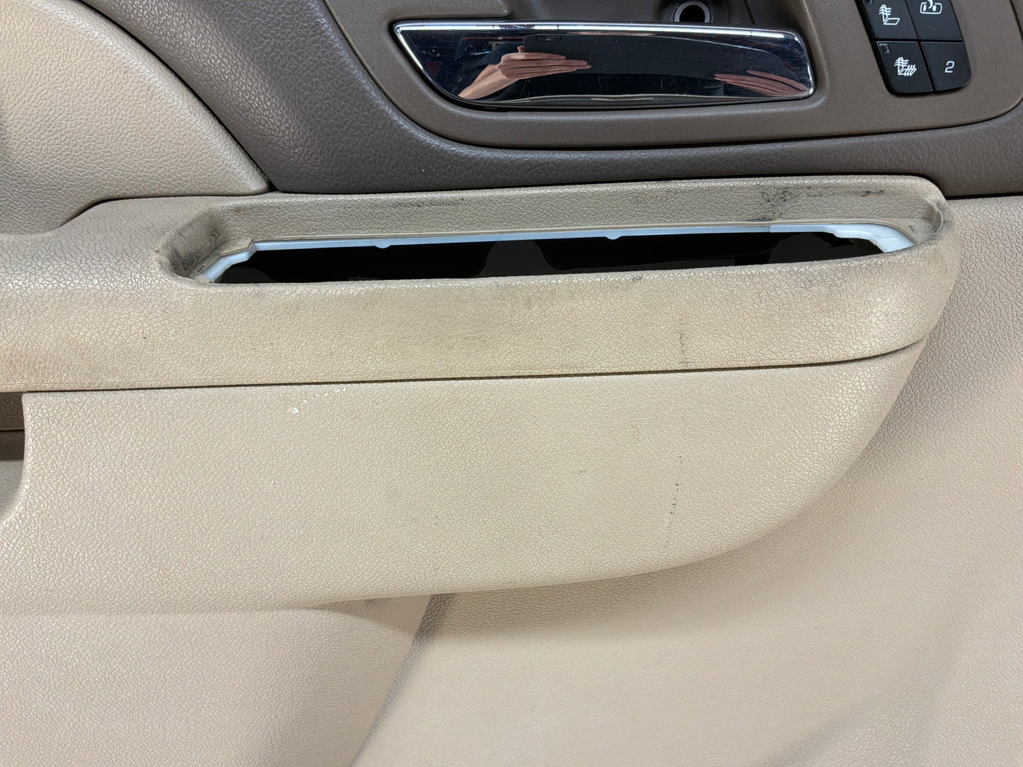 2012 Chevy Avalanche LH Driver Front Interior Door Panel Cashmere OEM