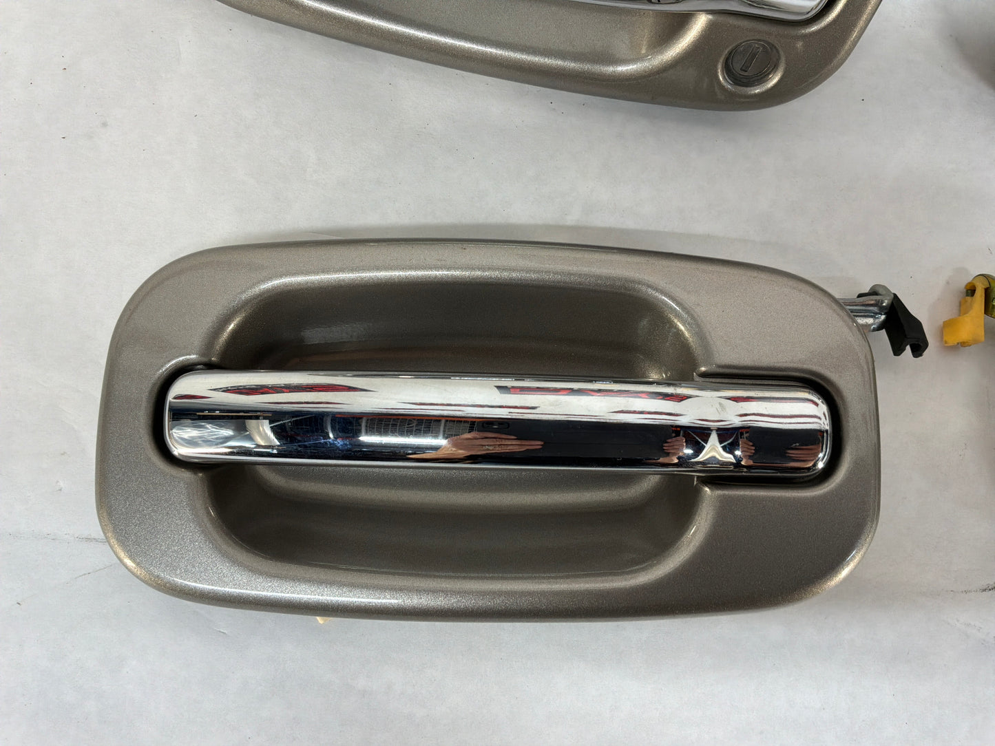 2002 Cadillac Escalade EXT Full Set Exterior Door Handle OEM