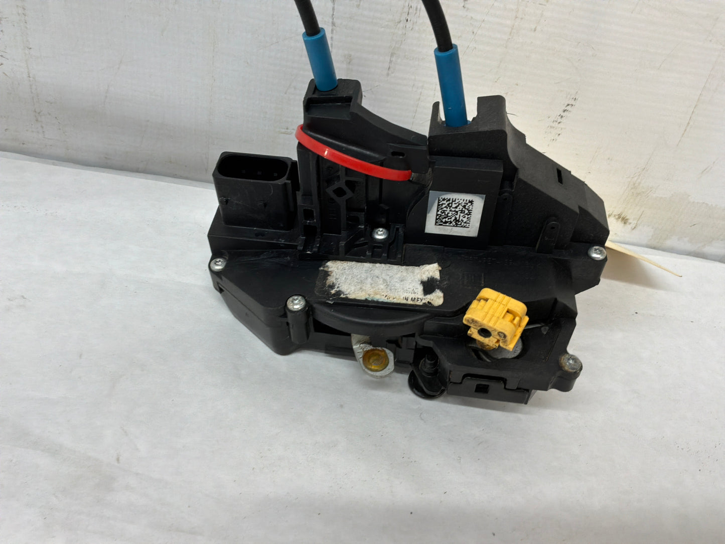 2012 Chevy Caprice PPV RH Passenger Front Door Lock Actuator OEM - Day's Parts Yard