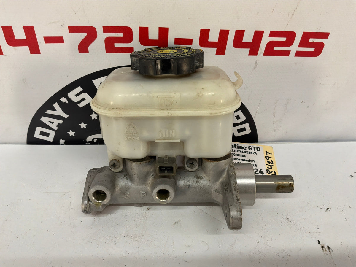 2006 Pontiac GTO Master Cylinder Reservoir OEM