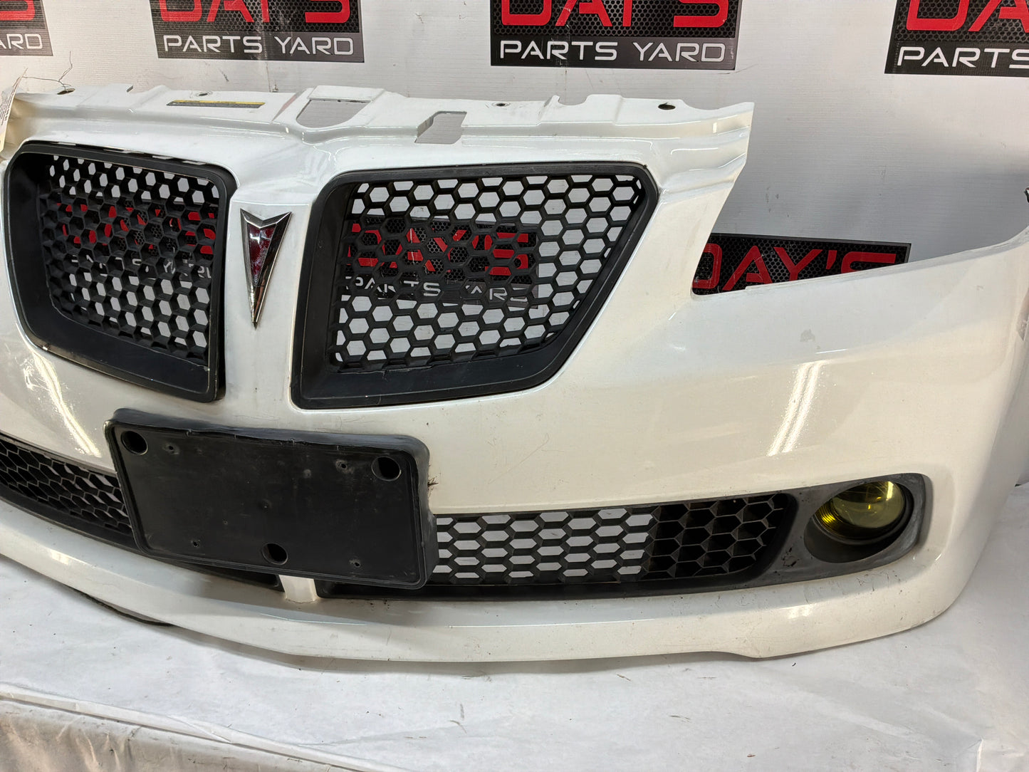 2008 Pontiac G8 GT Front Bumper Cover Fascia Assembly Grilles OEM