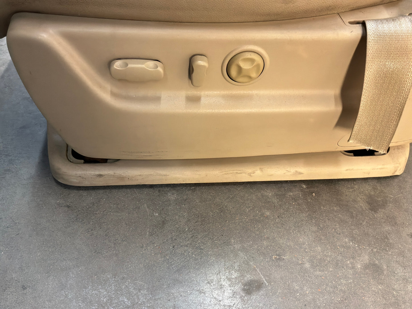2012 Chevy Avalanche LH Driver Front Seat Leather Cashmere OEM