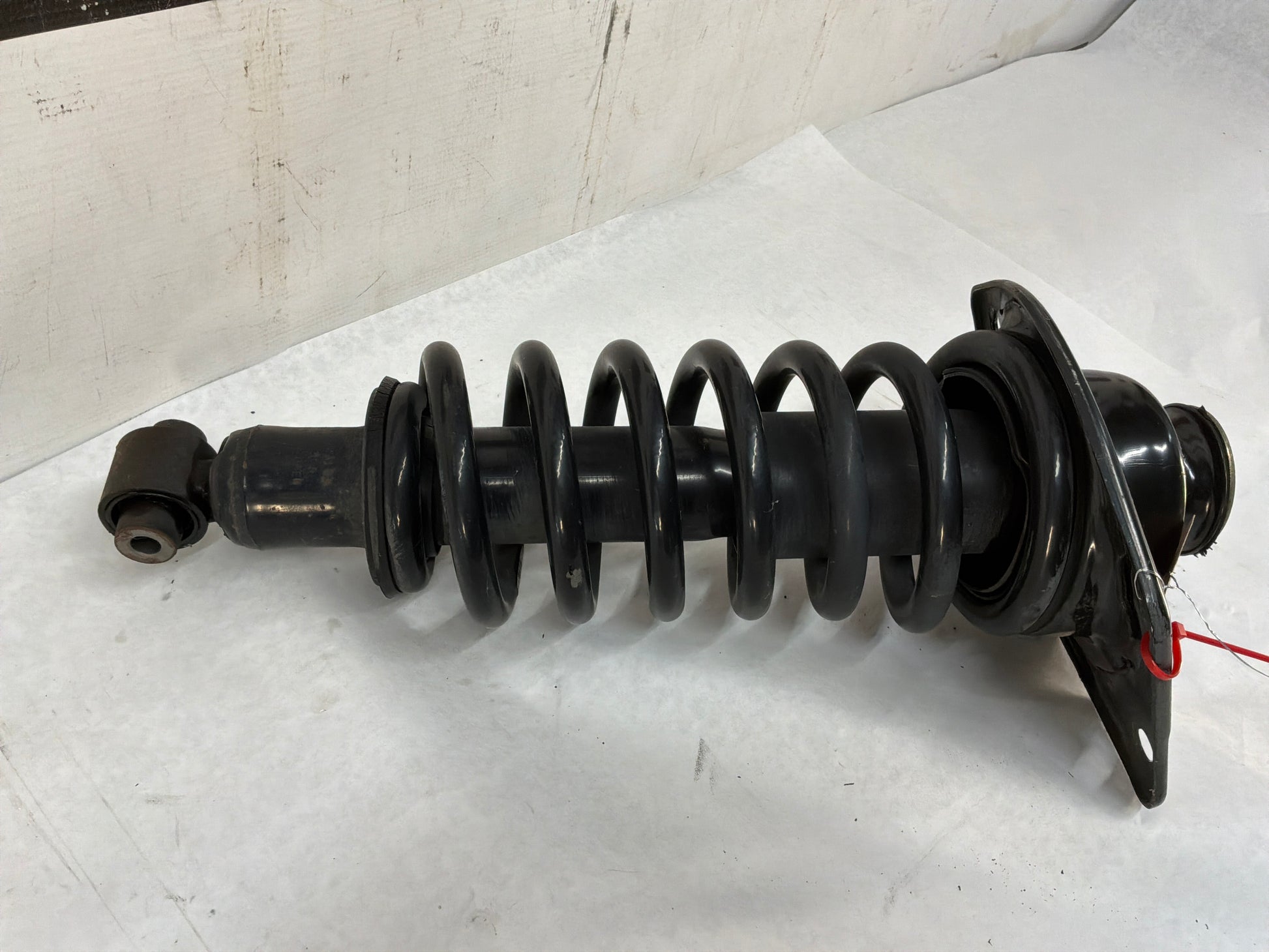 Rh rear shock - Day's Parts Yard