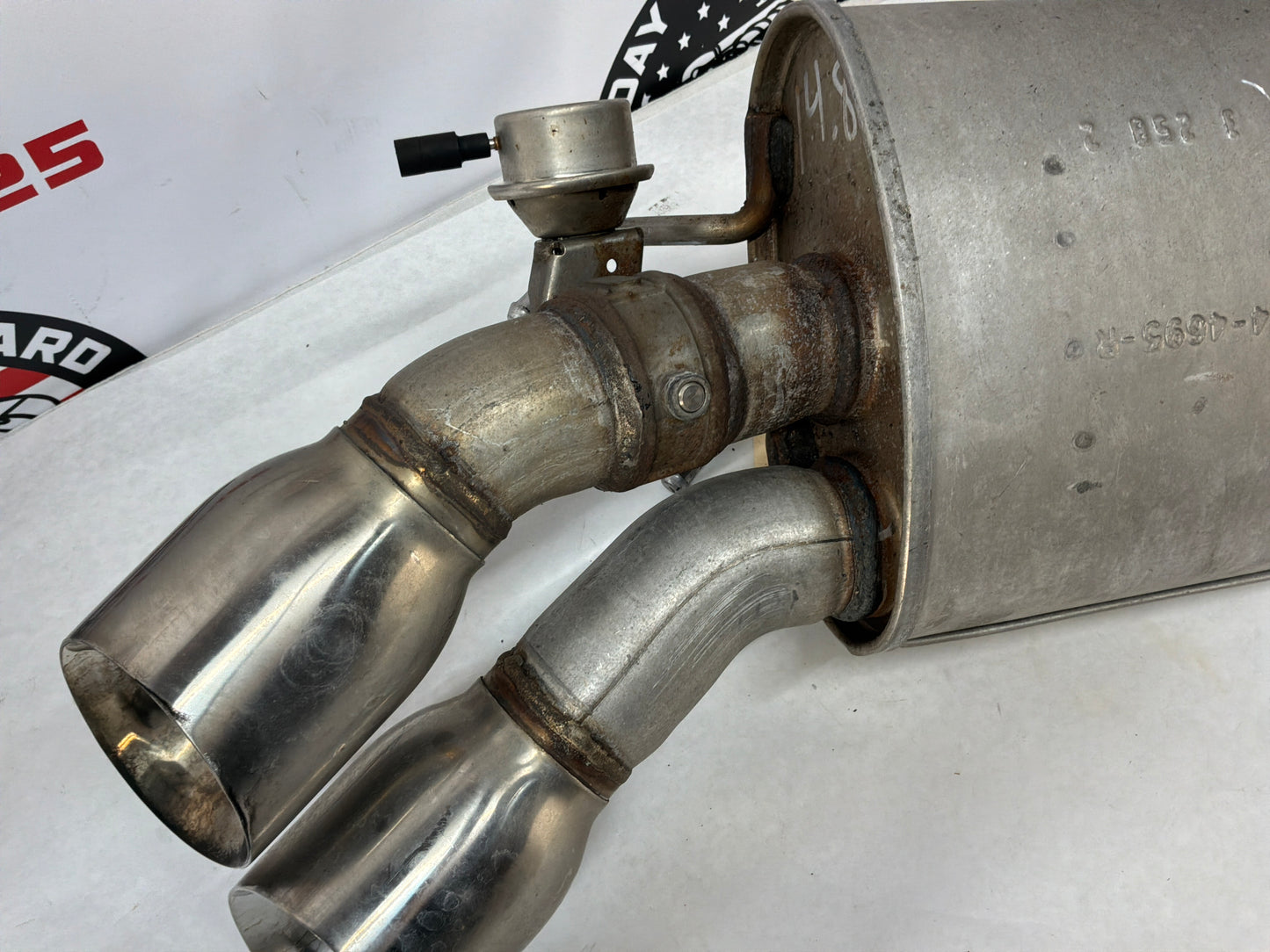 2013 Chevy Camaro 1LE RH & LH NNP Exhaust Mufflers OEM
