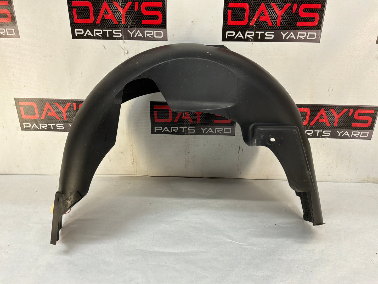 Rh wheel liner - Day's Parts Yard