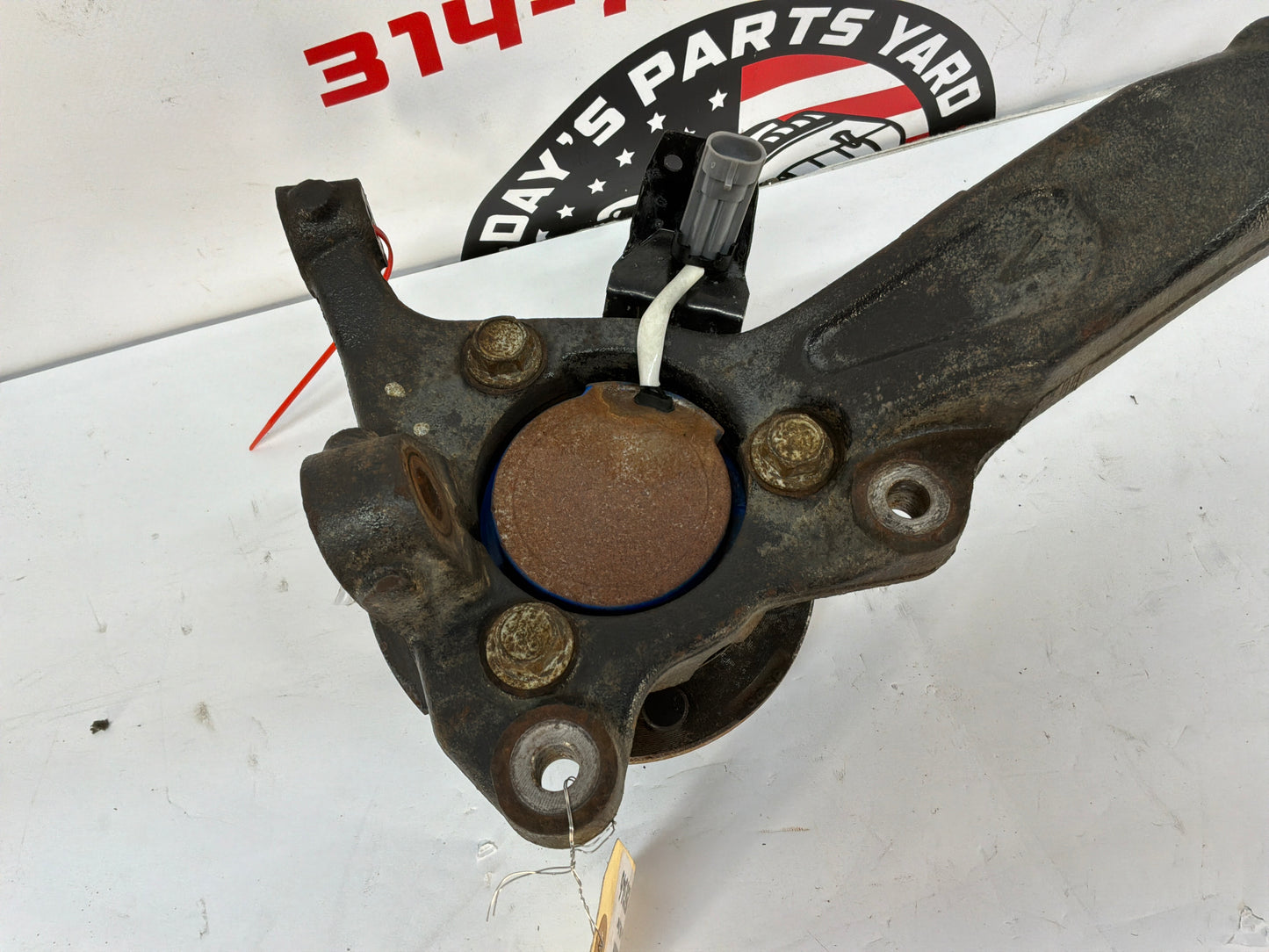 2006 Cadillac CTS-V RH Passenger Front Spindle Knuckle Hub Assembly OEM