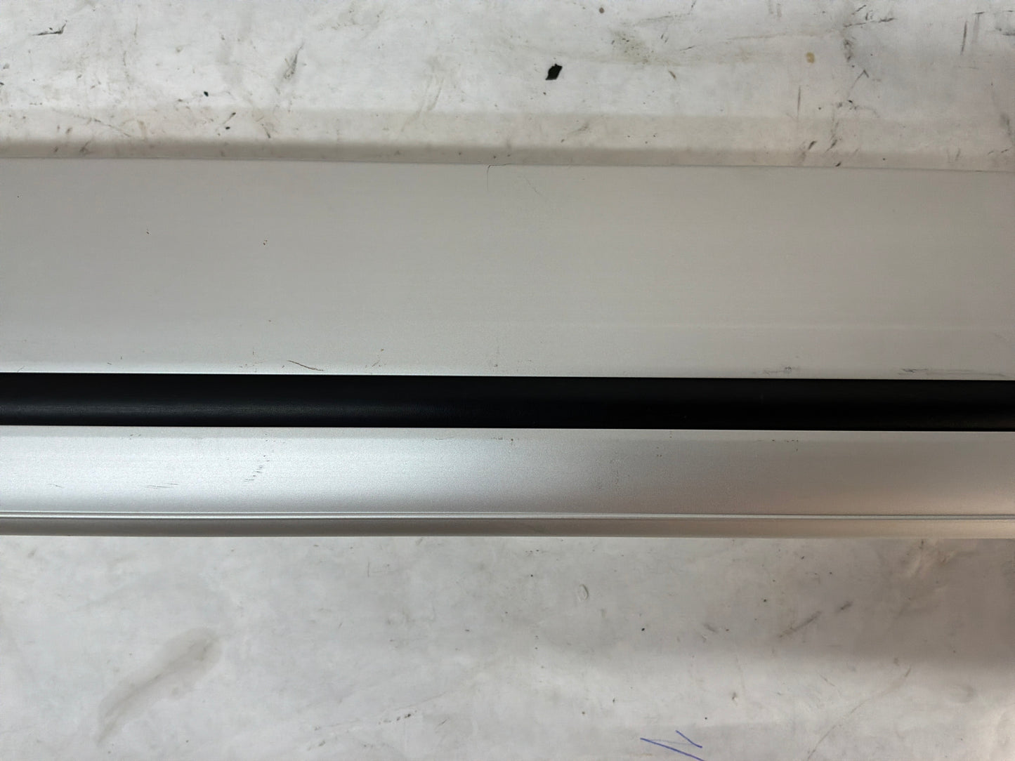 2008-09 Pontiac G8 GT 2014-17 Chevy SS Sedan Holden Roof Cross Rail Rack OEM