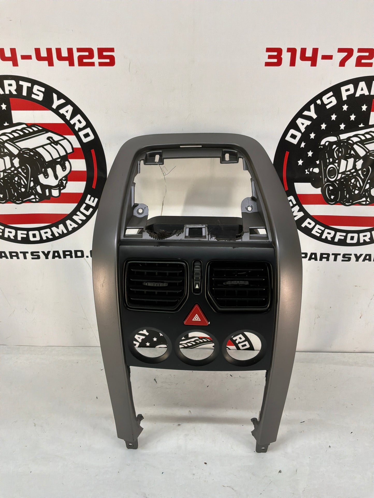 2005 Pontiac GTO Radio bezel