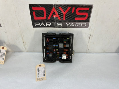 Fuse box - Day's Parts Yard