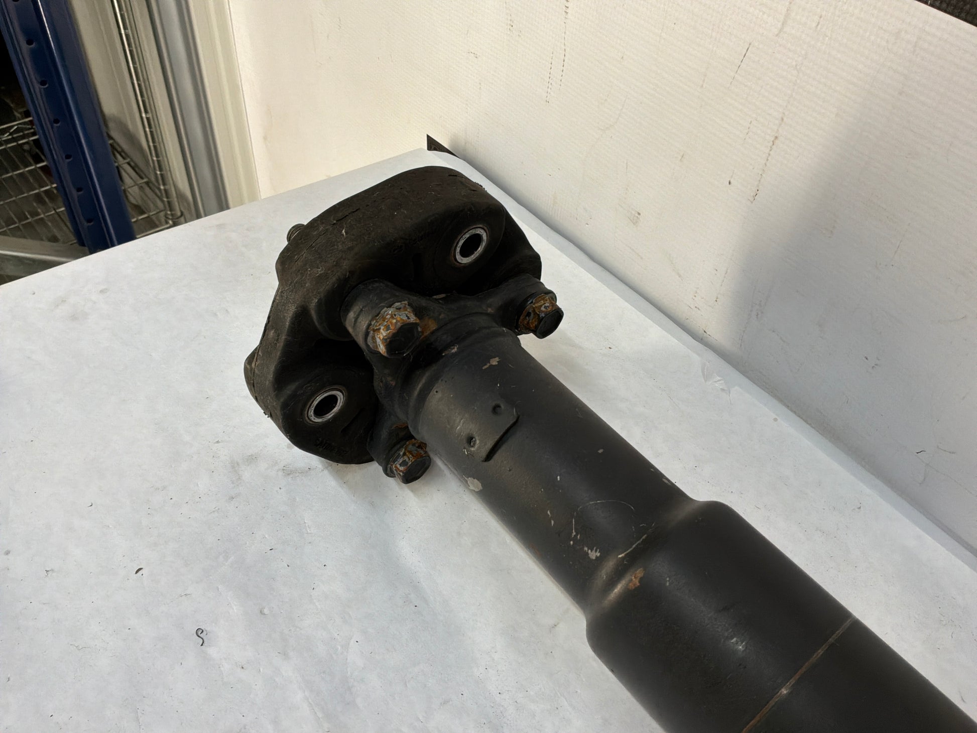 2015 Chevy SS Sedan Automatic Driveshaft Drive Shaft Propeller OEM - Day's Parts Yard