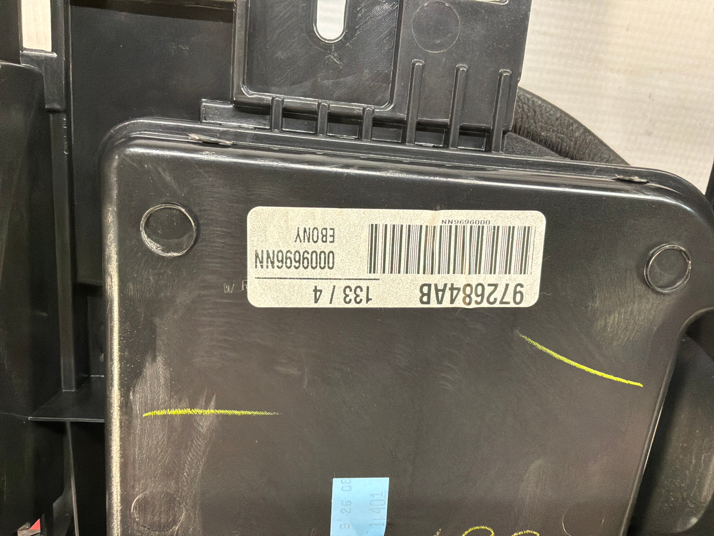 Center console - Day's Parts Yard