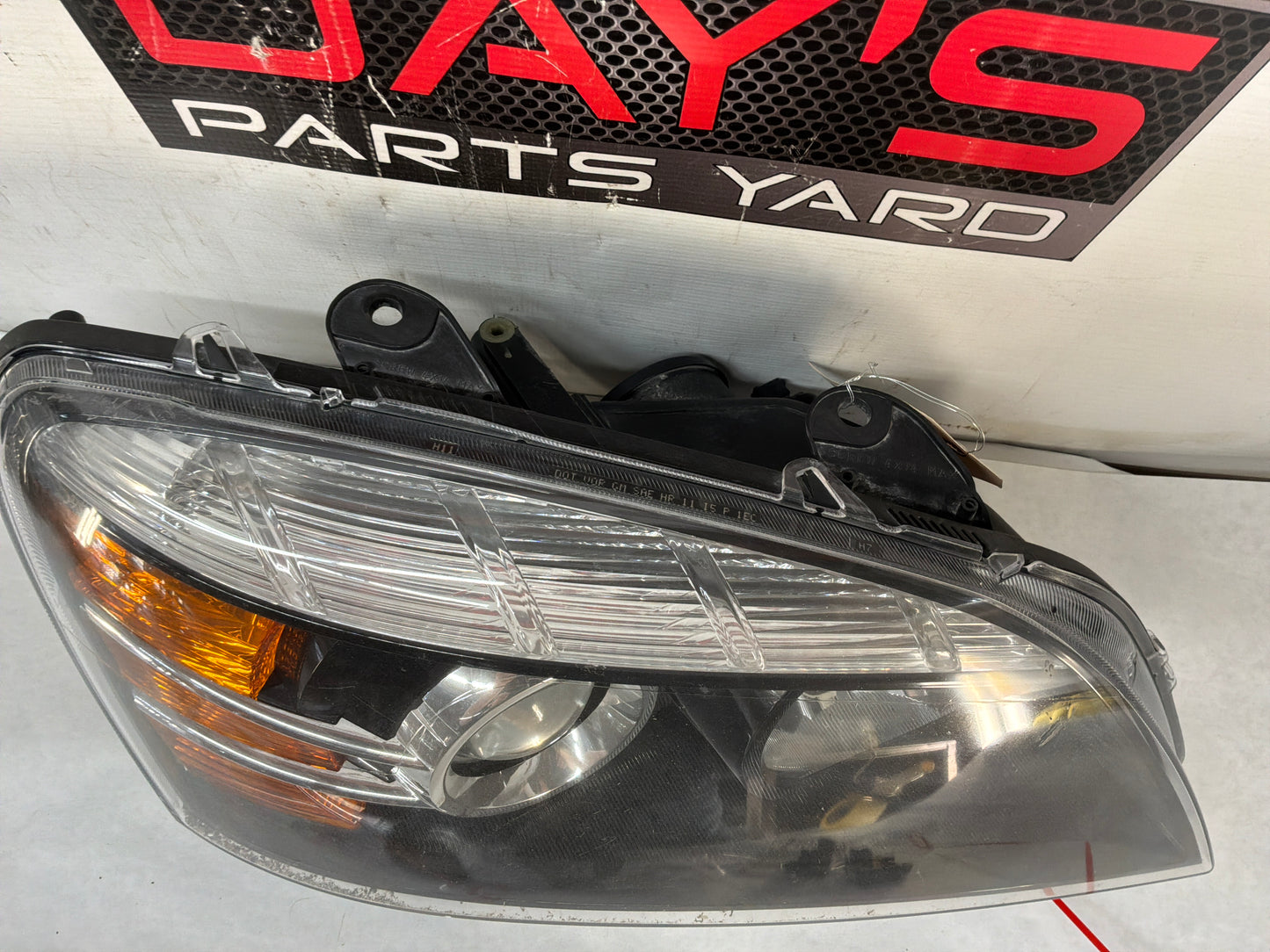 Rh headlight - Day's Parts Yard