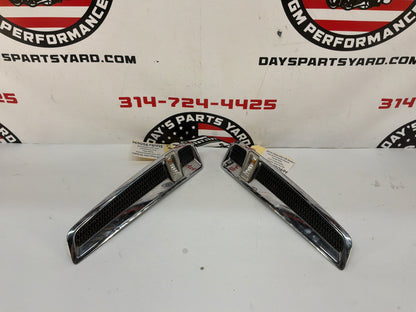 2014 Chevy SS Sedan RH & LH Fender Side Marker Lights Lamps OEM
