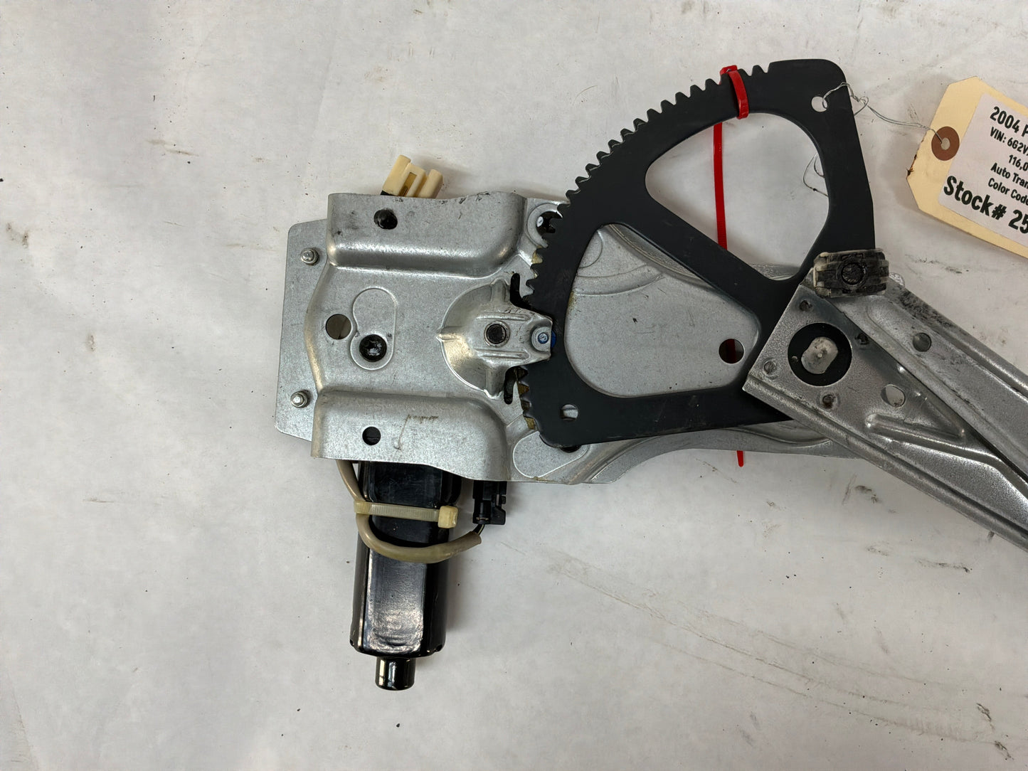 2004 Pontiac GTO RH Passenger Window Regulator w/ Motor OEM